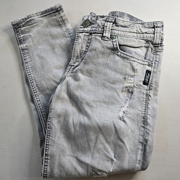 Silver Jeans Women's 28 Silver Gray Light Wash Elyse Skinny Crop Distressed - Picture 8 of 16
